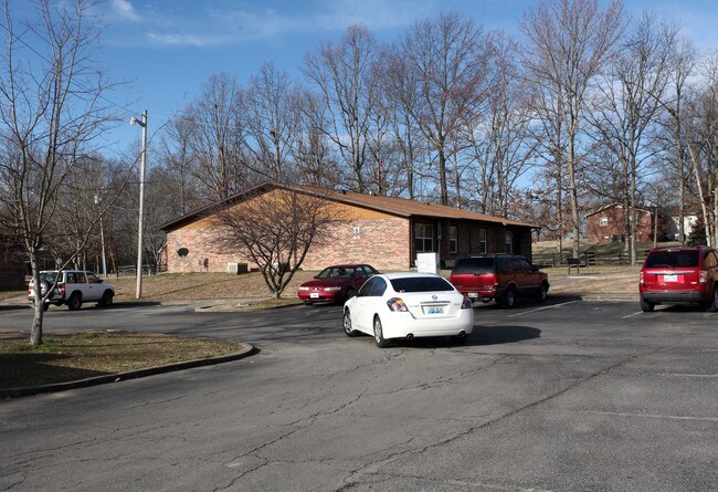 Brooksfield Gardens in Westmoreland, TN - Foto de edificio - Building Photo