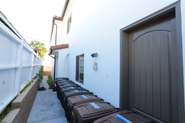 115 W Canada in San Clemente, CA - Building Photo - Building Photo