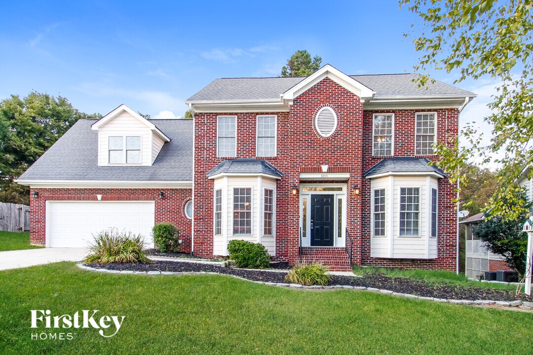 3205 Quail Run Dr in High Point, NC - Building Photo