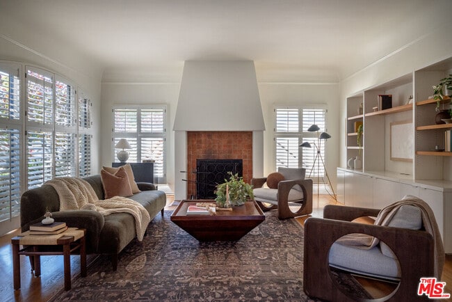 property at 4133 Holly Knoll Dr