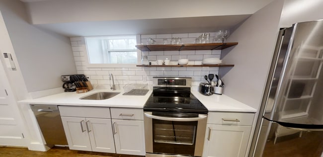 65 Beech Glen St, Unit S in Boston, MA - Foto de edificio - Building Photo