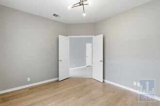 4011 Travis Country Cir in Austin, TX - Building Photo - Building Photo