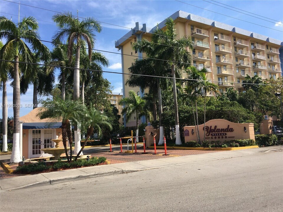 801 NW 47th Ave in Miami, FL - Building Photo