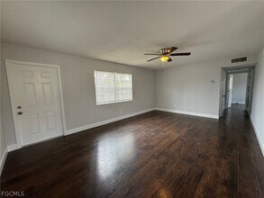 25 Apache St in Lehigh Acres, FL - Building Photo - Building Photo