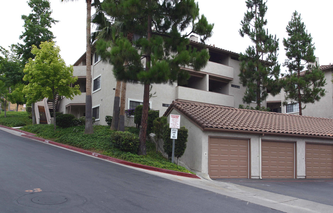 Vista Way Village in Oceanside, CA - Building Photo