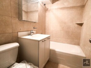 Fourth Avenue, Unit 3E in New York, NY - Building Photo - Building Photo