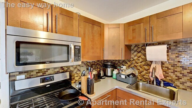 110 Thurston St, Unit #4 in Somerville, MA - Building Photo - Building Photo