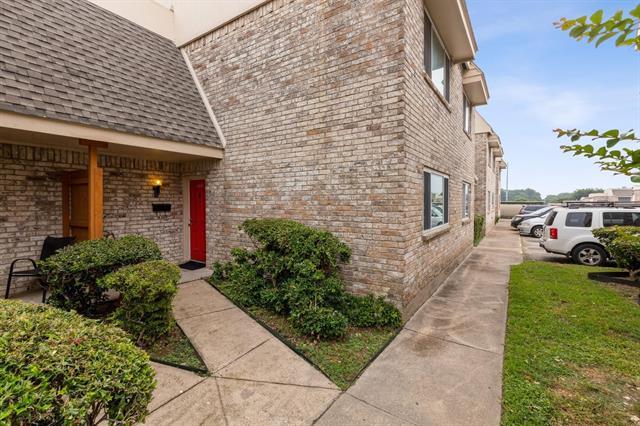 property at 208 Village N Dr