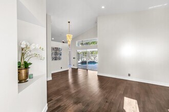 1015 Thistle Creek Ct in Weston, FL - Building Photo - Building Photo