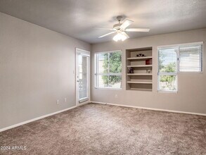 1880 E Morten Ave, Unit 114 in Phoenix, AZ - Building Photo - Building Photo