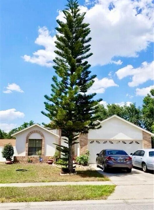 2791 Theresa Dr in Kissimmee, FL - Building Photo