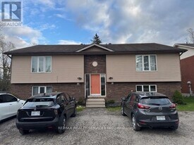 213 Sarah Ct in Shelburne, ON - Building Photo