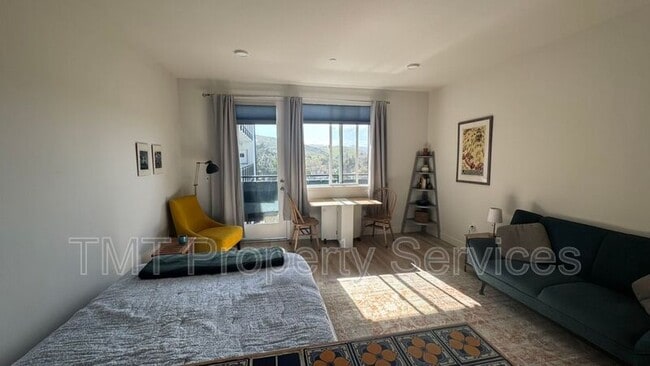 2475 Victoria Ave in San Luis Obispo, CA - Building Photo - Building Photo