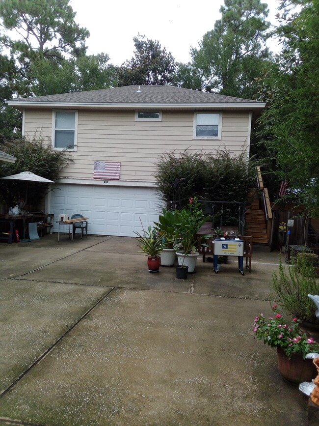 202 Mason Ave, Unit 1
