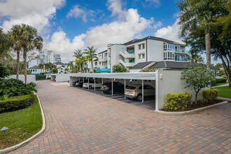 Park Shore Landings in Naples, FL - Building Photo - Building Photo