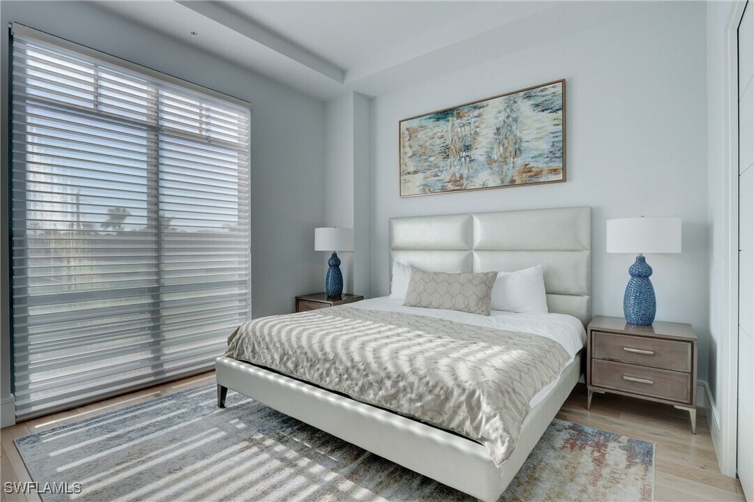 101 8th St S in Naples, FL - Foto de edificio