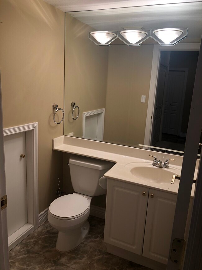 7600 Blundell Rd in Richmond, BC - Building Photo - Building Photo