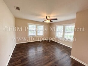 212 W Marshall St in Palmer, TX - Building Photo - Building Photo