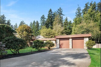 5631 153rd Pl SW in Edmonds, WA - Foto de edificio - Building Photo