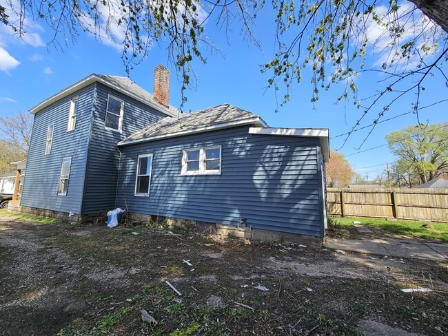1415 Maple Ave in Terre Haute, IN - Building Photo - Building Photo