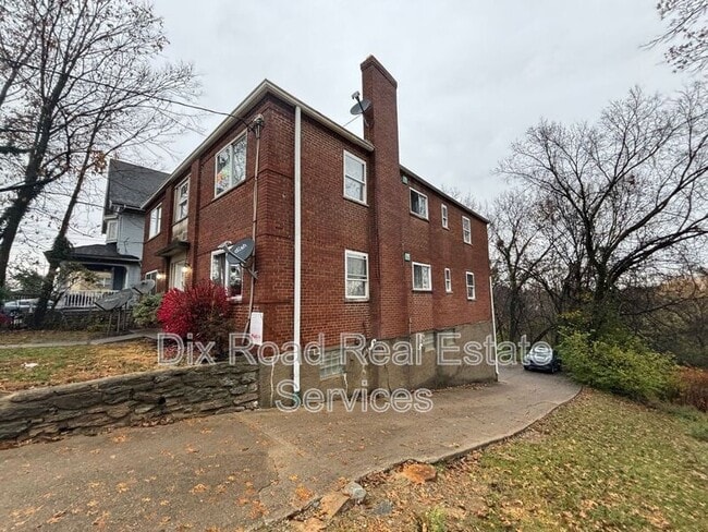 2390 Harrison Ave in Cincinnati, OH - Building Photo - Building Photo