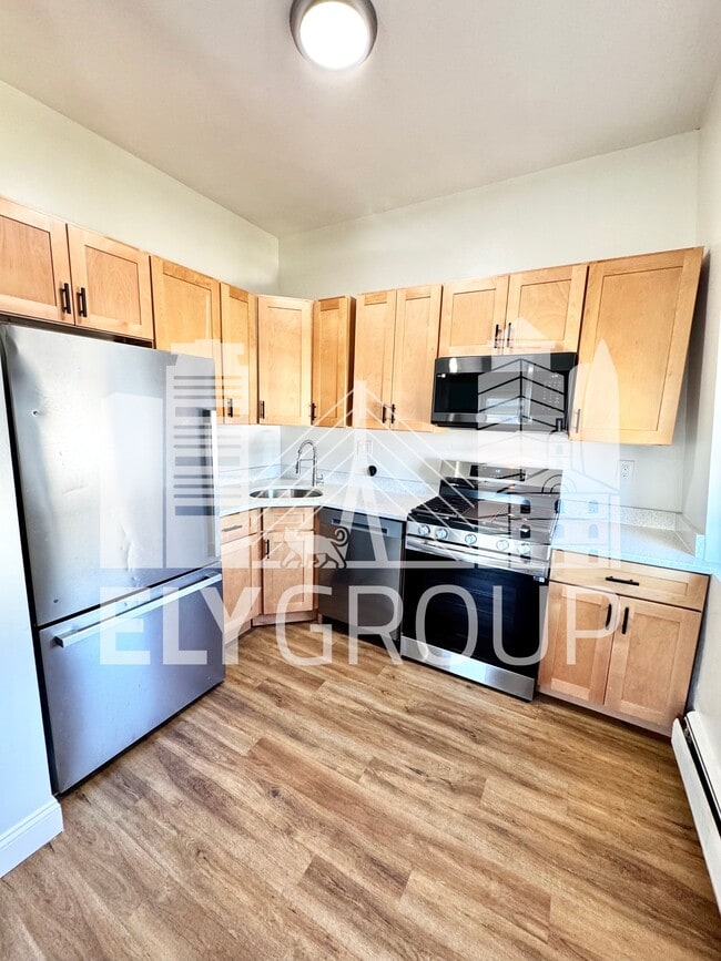 16 Flint St, Unit 3
