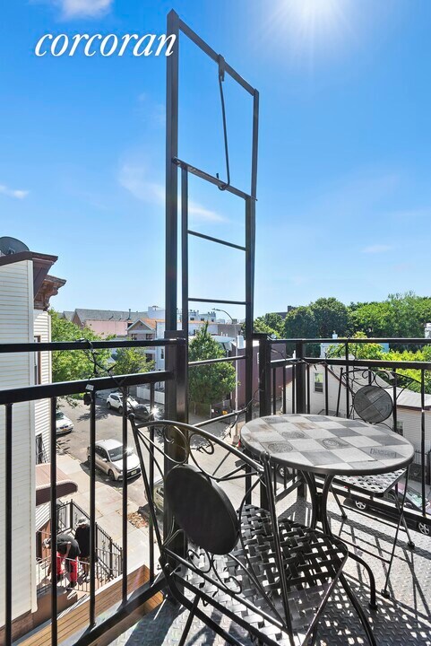 906 Herkimer St-Unit -: 3 in Brooklyn, NY - Building Photo