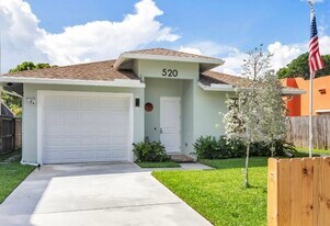 520 El Vedado in West Palm Beach, FL - Building Photo