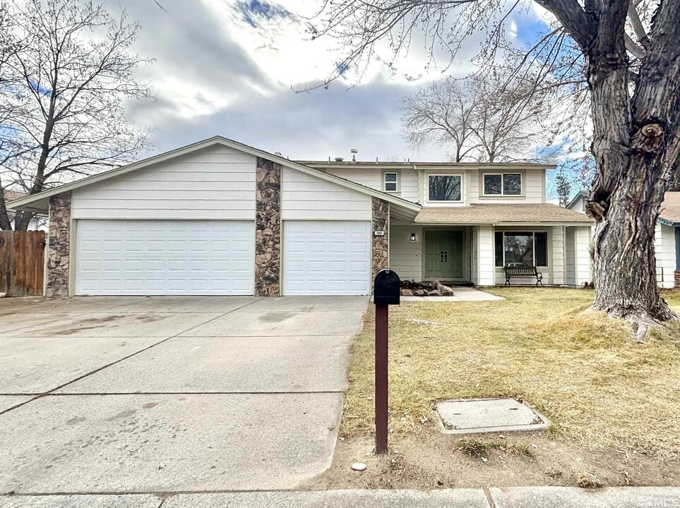 1861 Harvest Dr in Sparks, NV - Foto de edificio