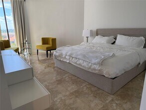 3610 Yacht Club Dr, Unit 713 in Aventura, FL - Building Photo - Building Photo