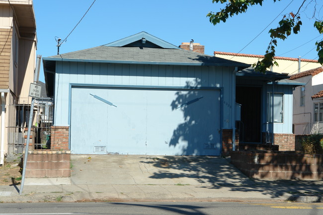 4339 Adeline St in Emeryville, CA - Building Photo - Building Photo