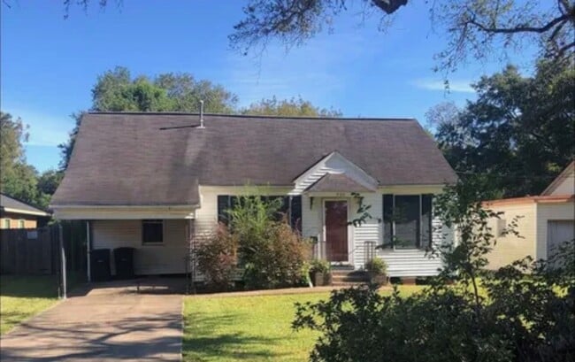 property at 220 Hill Terrace Dr