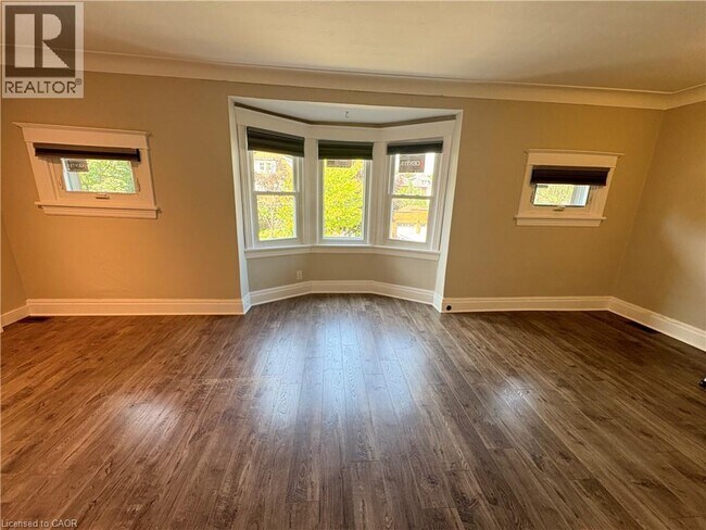 71 Barnesdale Blvd in Hamilton, ON - Building Photo - Building Photo