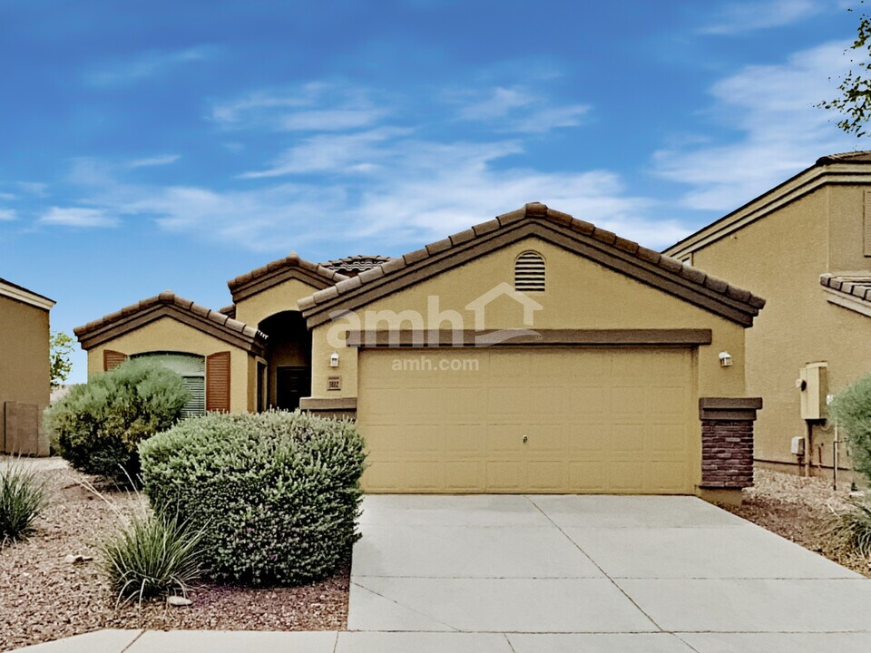 5882 S 237th Ln in Buckeye, AZ - Building Photo