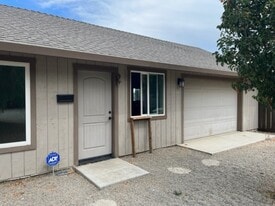 16350 Clover Ave in Patterson, CA - Building Photo