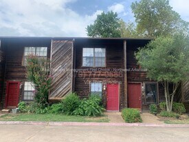 1376 Oakland Ave in Fayetteville, AR - Building Photo