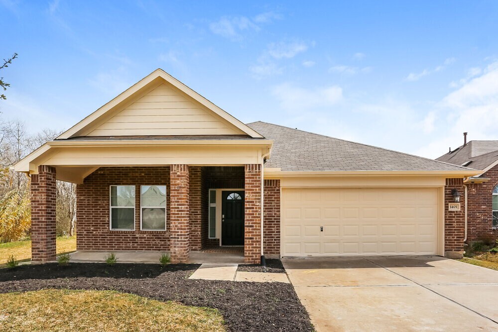 1401 Oregon St in La Porte, TX - Building Photo