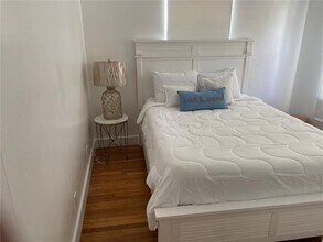 326 Wilson St, Unit 201 in Hollywood, FL - Building Photo - Building Photo