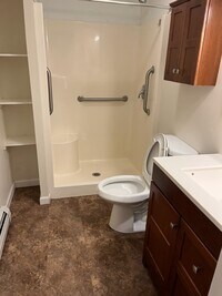 69 Rainbows End, Unit B photo'