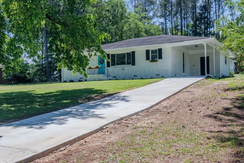317 Community Dr in Mableton, GA - Building Photo
