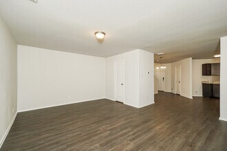 9303 Evening Shade Ct in San Antonio, TX - Building Photo - Building Photo