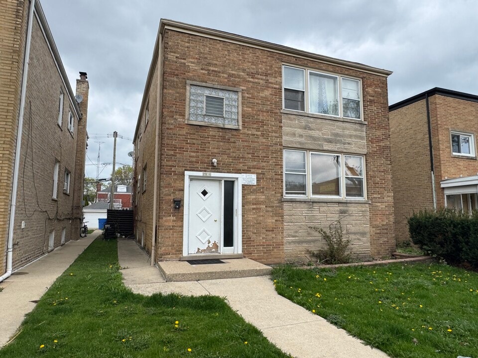 2936 W Touhy Ave, Unit 1 in Chicago, IL - Foto de edificio
