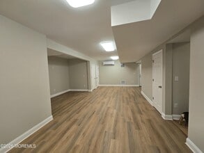 164 Austin Ave in Old Bridge, NJ - Building Photo - Building Photo