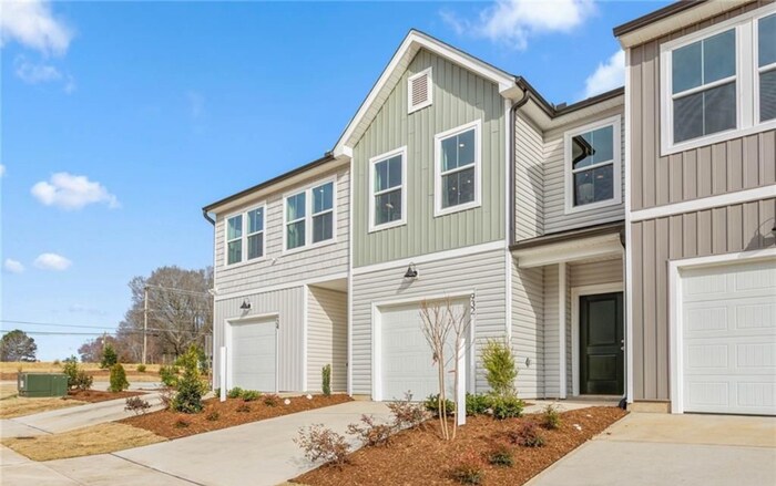 875 Falls Grove Trl in High Point, NC - Building Photo