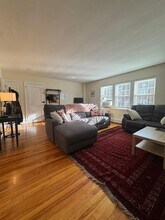 31 Hammond Pond Pky in Newton, MA - Building Photo - Building Photo