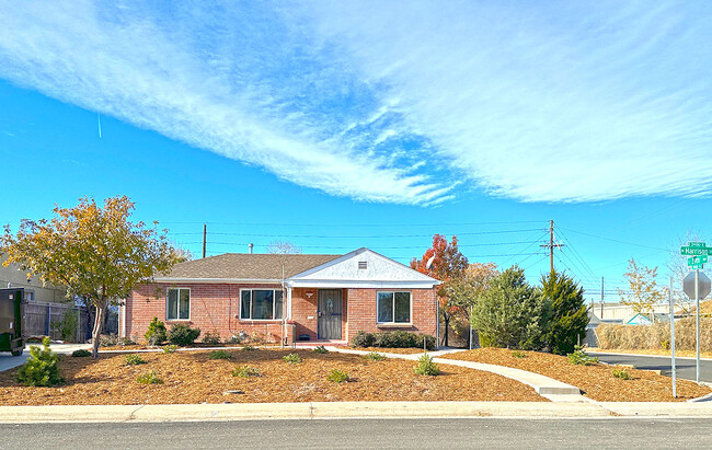 3871 Harrison St in Denver, CO - Foto de edificio - Building Photo