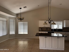 15121 W Fairmount Ave in Goodyear, AZ - Foto de edificio - Building Photo