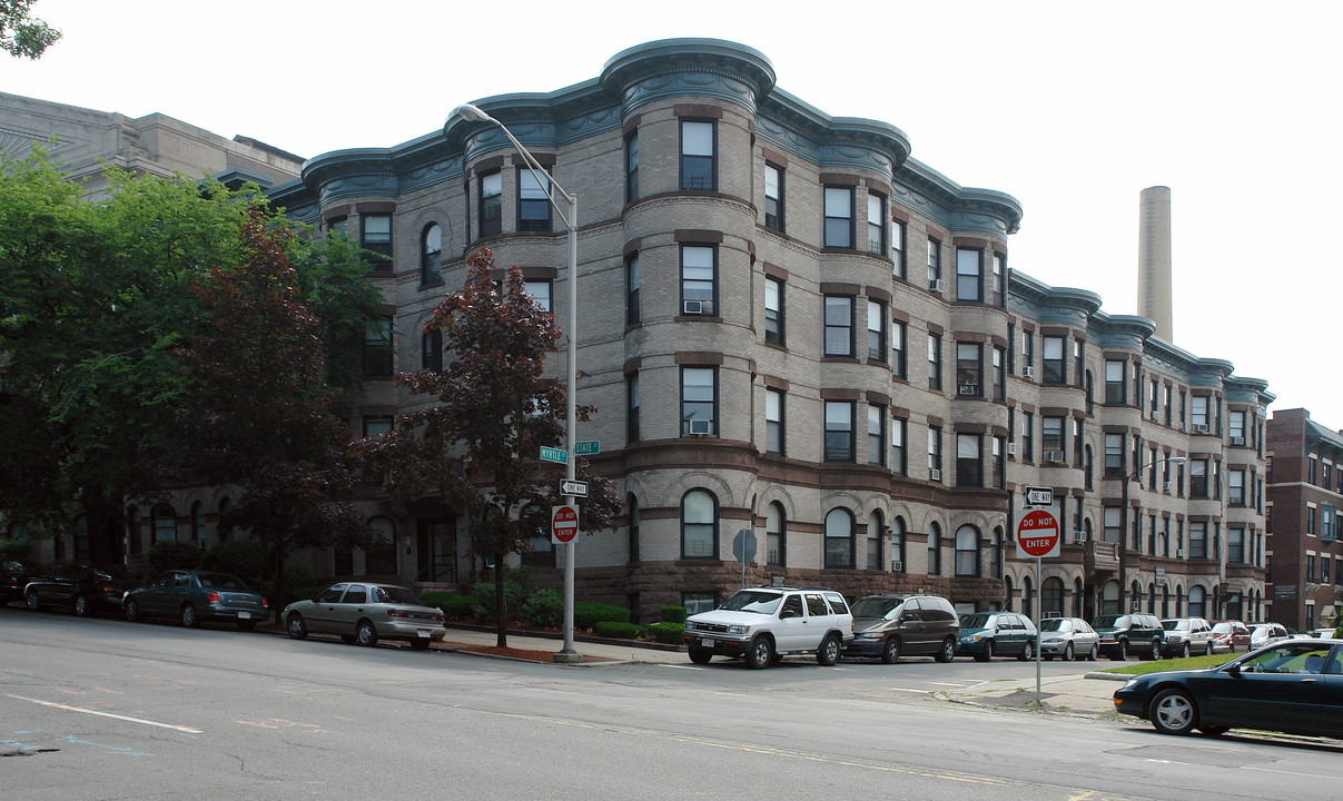 Garand Court Apartments in Springfield, MA - Foto de edificio