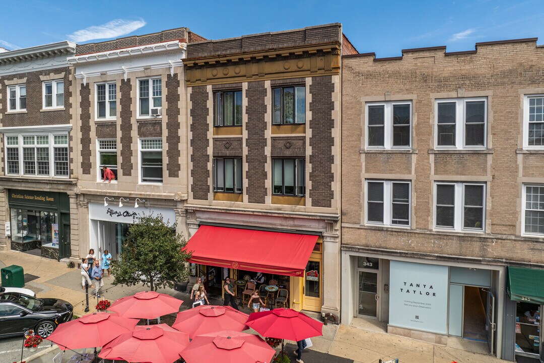 337-339 Greenwich Ave in Greenwich, CT - Building Photo