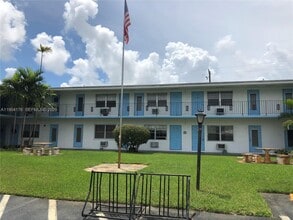 1836 Arthur St in Hollywood, FL - Building Photo - Building Photo